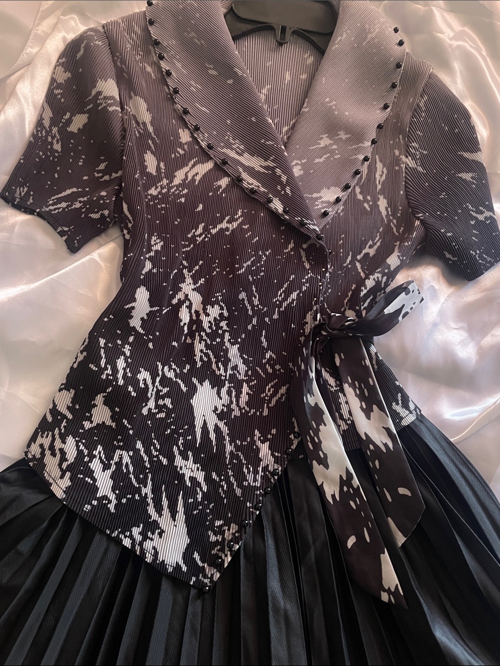 Othr Black & White Abstract Print Short Sleeve Wrap Blouse